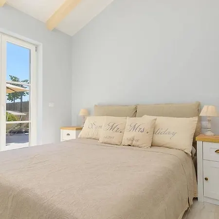 Ofelia - Near Rovinj * Kurili